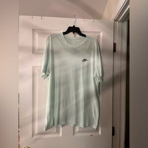 Mens slightly worn “ Nike” tee shirt